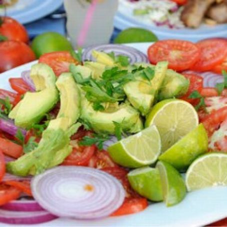 Avocado, Tomato and Vidalia Onion Salad