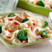 CHICKEN & BROCCOLI ALFREDO
