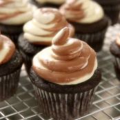 Easy One-Bowl Chocolate Cupcakes