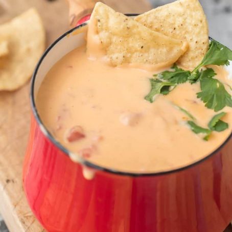 BEER CHEESE DIP RECIPE (ONLY 4 INGREDIENTS)