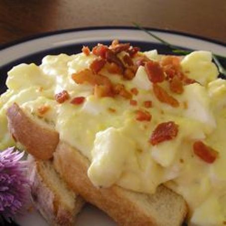 Creamed Eggs on Toast