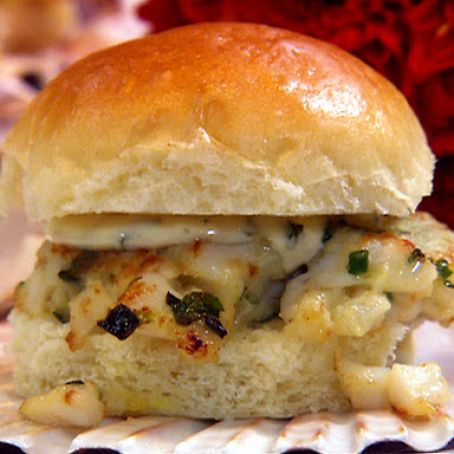 Scallop Burger Sliders with a Cilantro Mayo