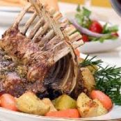 COSTILLAR DE CORDERO AL AJO Y MIEL CON ENSALADA DE PASTA