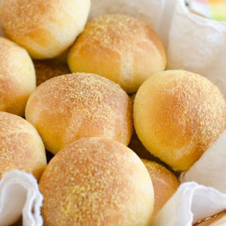 Buttery Cornbread Yeast Rolls