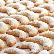 Vanillekipferl (Austrian Vanilla Crescent Cookies)