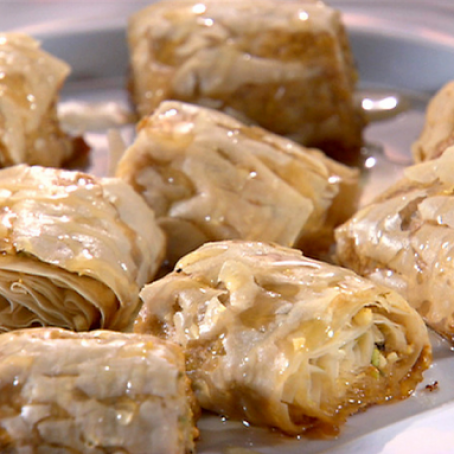 Baklava Roll-Ups*