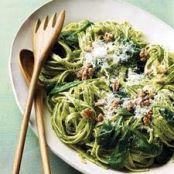 Fettucine with Parsley Pesto and Walnuts