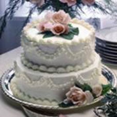 RASPBERRY LACED WEDDING CAKE