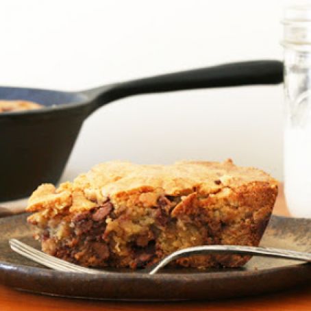 Skillet Chocolate Chip Cookie