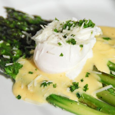 Asparagus with Easy Hollandaise Sauce