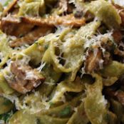 Spinach Fettuccine with Mushrooms and Garlic
