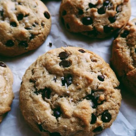 Paleo LIFE CHANGING CHOCOLATE CHIP TAHINI COOKIES