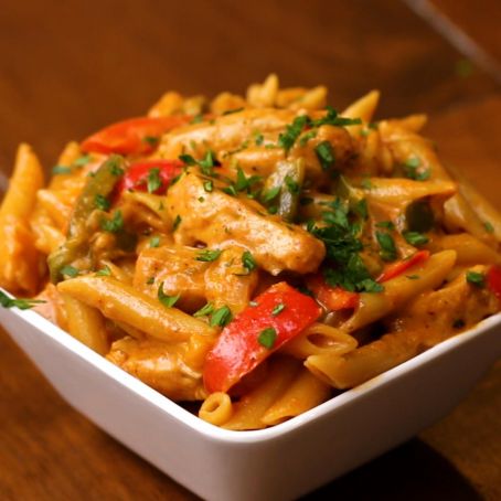 One Pot Chicken Fajita Pasta