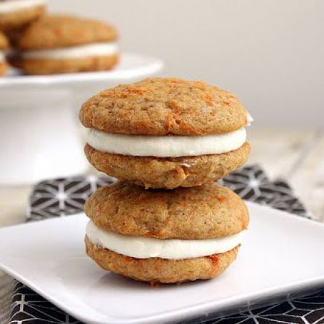 Carrot Cake Whoopie Pies