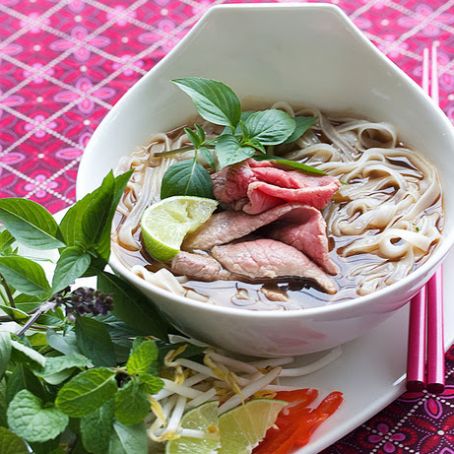 Vietnamese Pho: Beef Noodle Soup