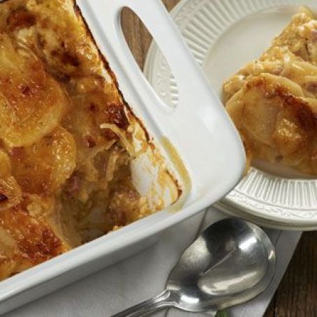 Cheesy Scalloped Potatoes with Ham