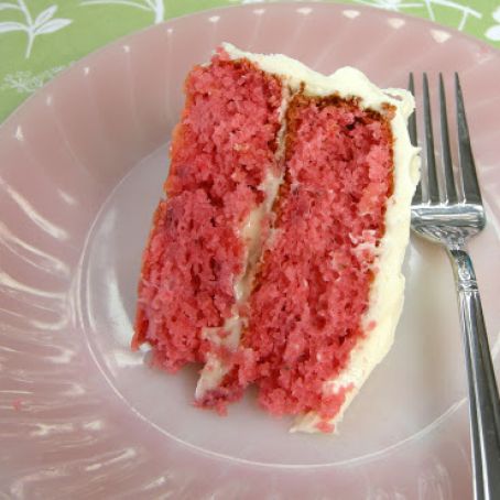 Fresh Strawberry Cake With Cream Cheese Icing