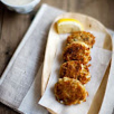 Crab Cakes with Horseradish Cream