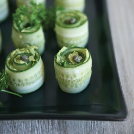CUCUMBER ROLLS HORS D’OEUVRES WITH CREAMY AVOCADO SPREAD