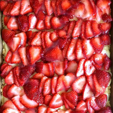 Strawberry Cream Shortbread Dessert
