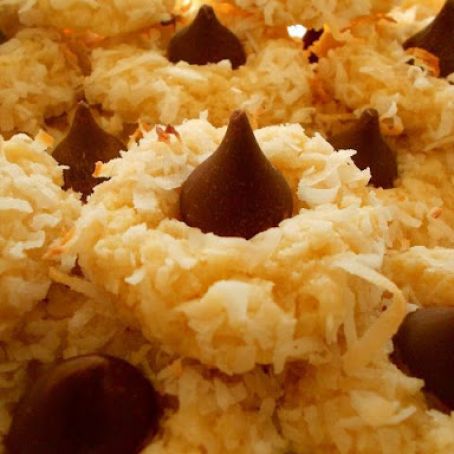 Macaroon Kiss Cookies