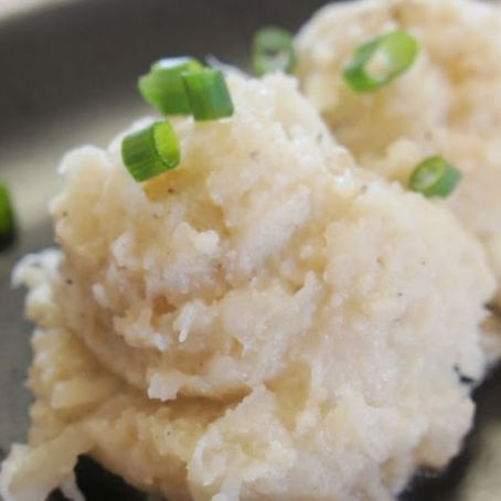 Garlic Cauliflower Mash (Fake Mashed Potatoes)