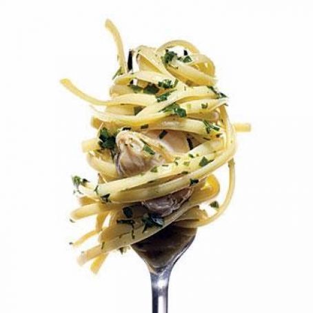 Garlic-and-Oil Sauce with Littleneck Clams