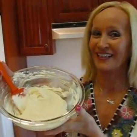 Betty's Fluffy White Filling and Frosting