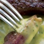 Steak with béarnaise sauce
