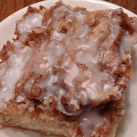 CINNAMON ROLL CAKE