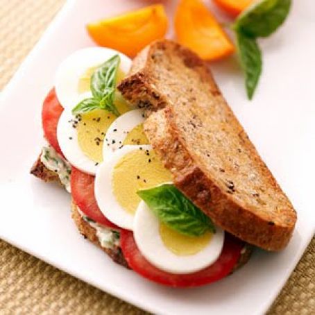 Sliced Egg and Tomato Sandwich with Pesto Mayonnaise