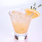 Daphne Oz's Grapefruit Thyme Spritz