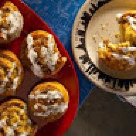 Caramelized Onion and Cheese Bagel Swirls