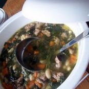 SOPA DE COL LOMBARDA Y SALCHICHA ALEMANA