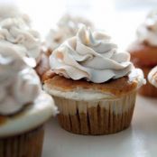 Cheesecake-Filled Pumpkin Cupcakes