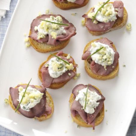 Beef and Blue Cheese Crostini