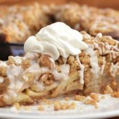 Cinnamon Roll Dutch Apple Pie