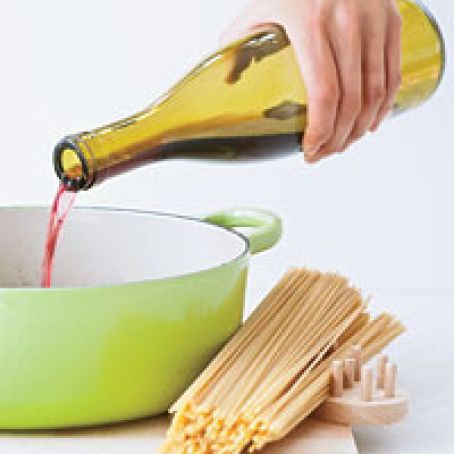 Red-Wine Spaghetti with Walnuts and Parsley