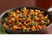 Beef and Potato Skillet Dinner with Roasted Red Pepper Sauce
