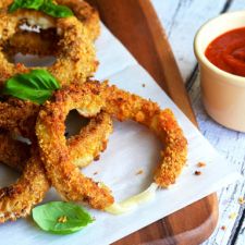 Mozzarella-Stuffed Crispy Baked Onion Rings