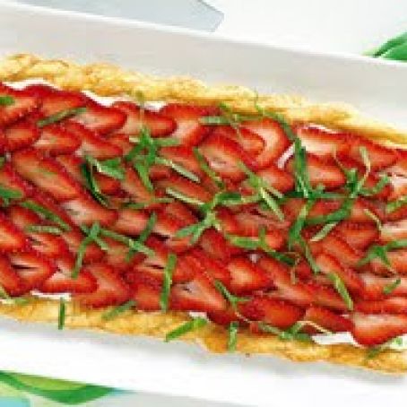 Strawberry Tart with Vanilla Mint Cream