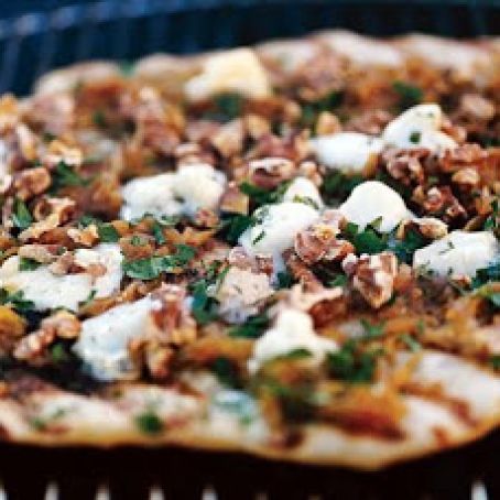 CARAMELIZED ONION & GORGONZOLA PIZZA