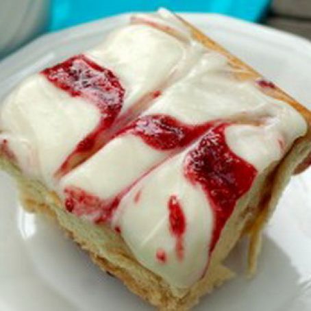 Raspberry Cinnamon Rolls