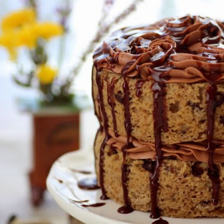 Banana Cake with Chocolate Hazelnut Frosting