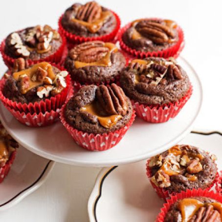 Turtle-Stuffed Brownie Bites