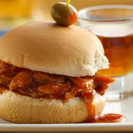 Whiskey and Beer BBQ Chicken Sliders