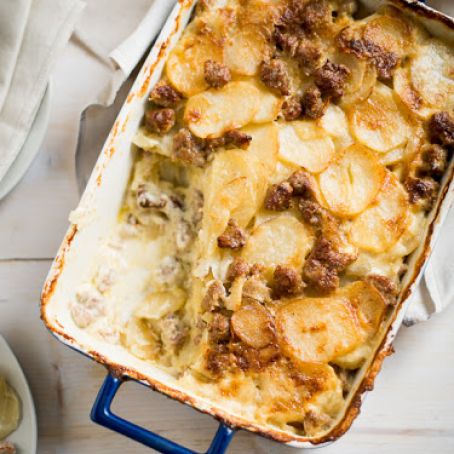 Sausage Potatoes au Gratin