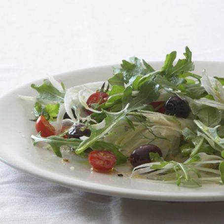 ARUGULA AND FENNEL SALAD WITH BLACK OLIVES AND CHERRY TOMATOES