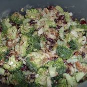 Broccoli Slaw*