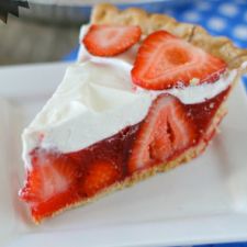 Summer Strawberry Jello Pie